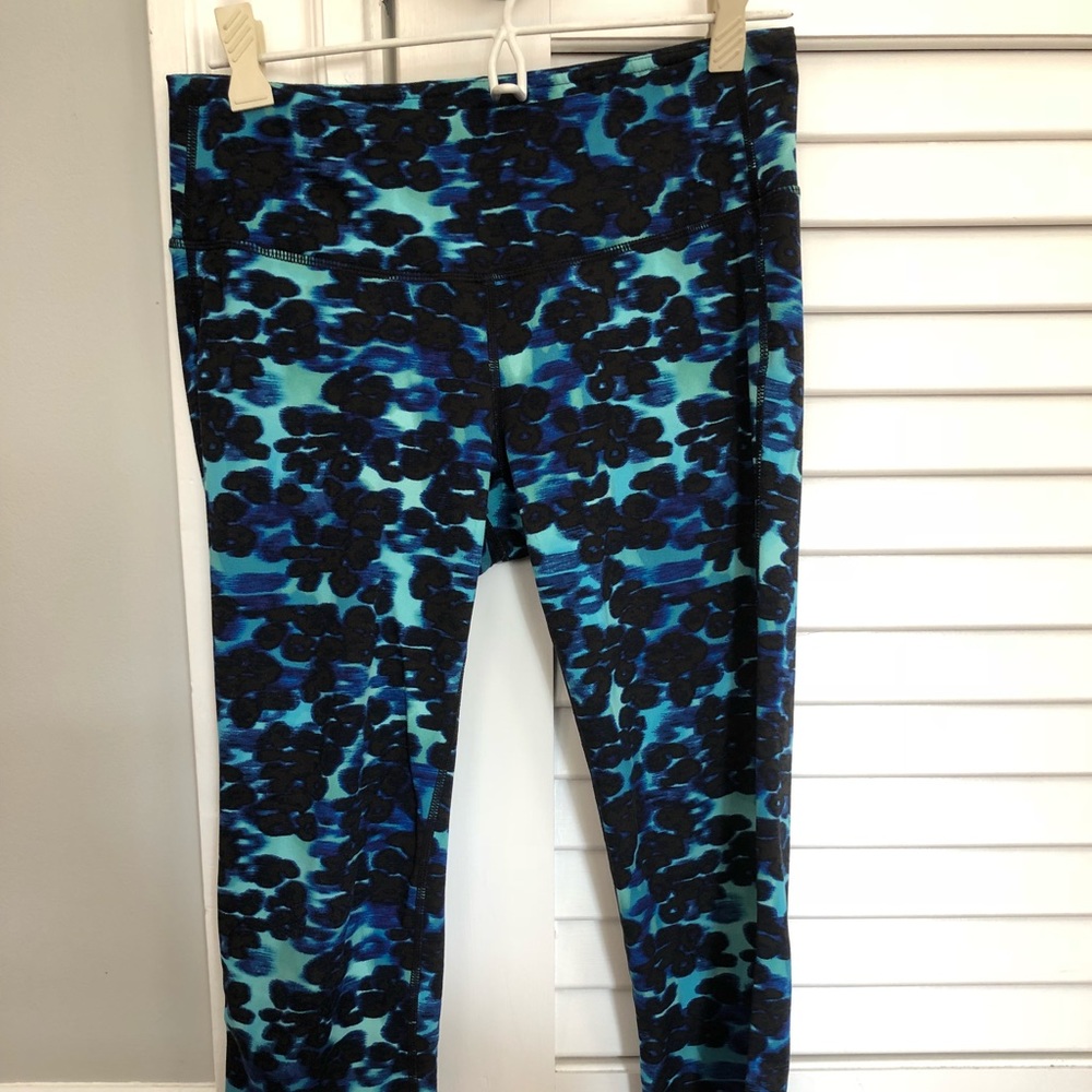 Athletes Blue Leopard Crops